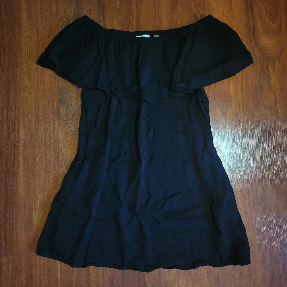 Basically NWOT Dex off shoulder dress